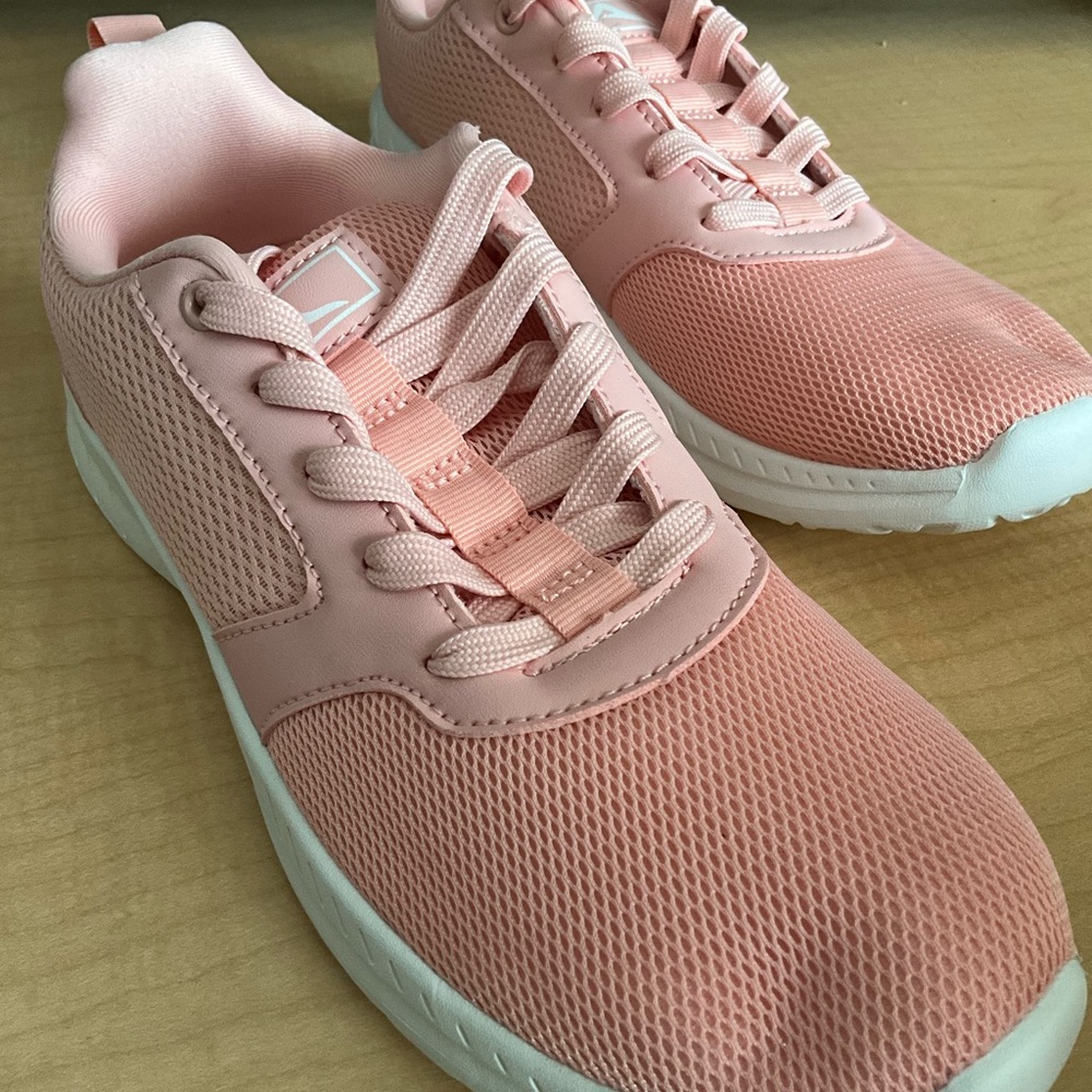 Women’s Lightweight Pink Mesh Sneakers
